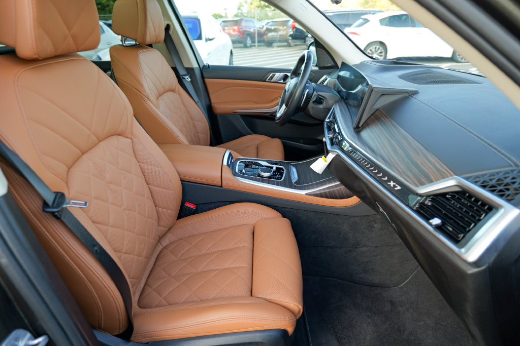 Used 2024 BMW X7 xDrive40i AWD/4WD image 39