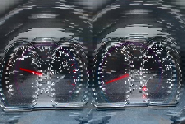 Used 2015 Nissan Versa SL image 8