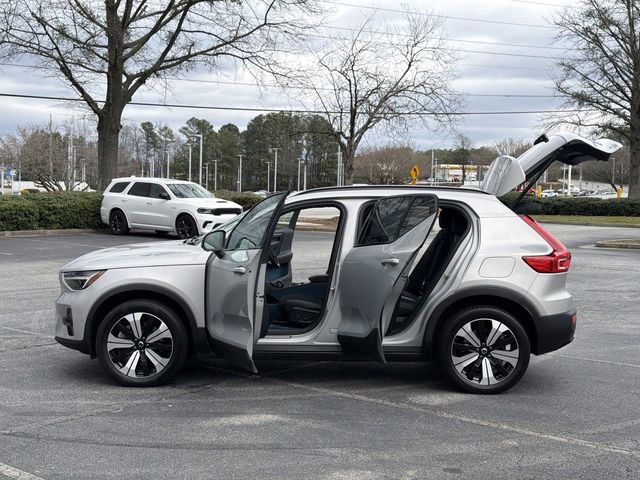 Used 2023 Volvo XC40 Recharge Plus image 10