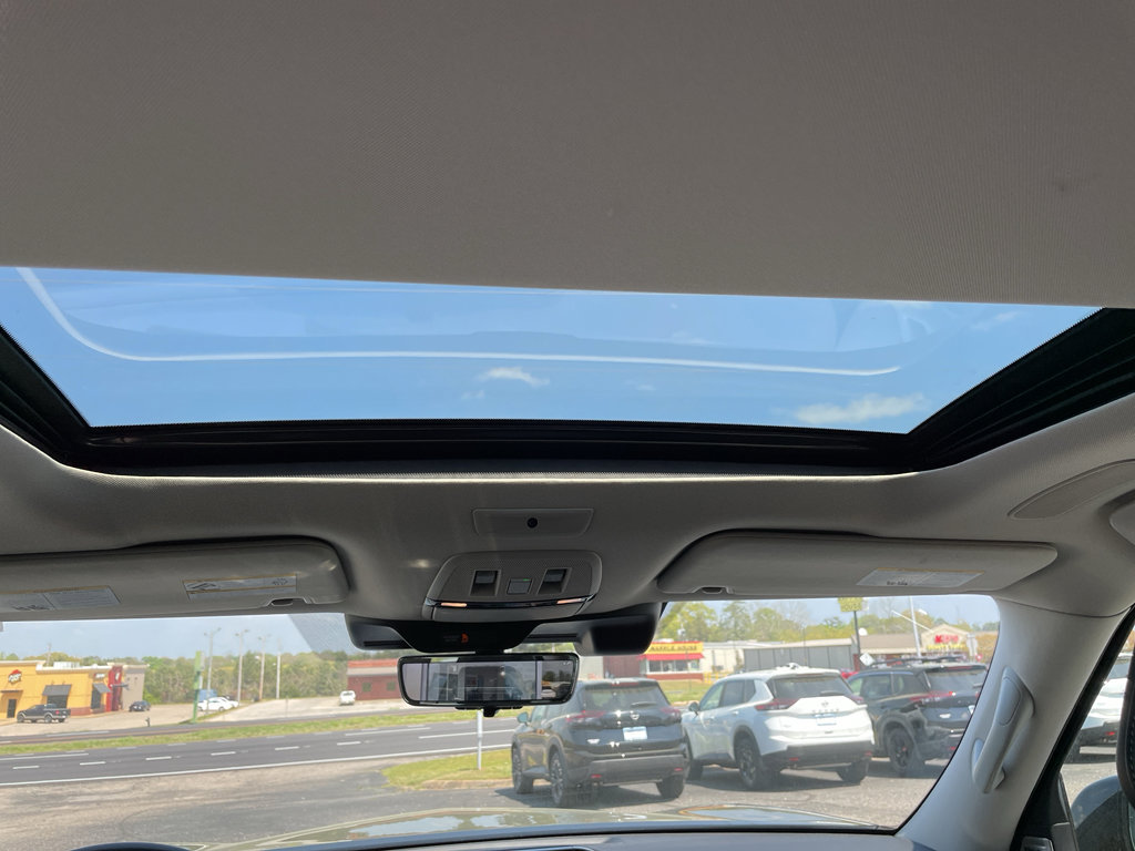 Used 2025 INFINITI QX80 Sensory image 11