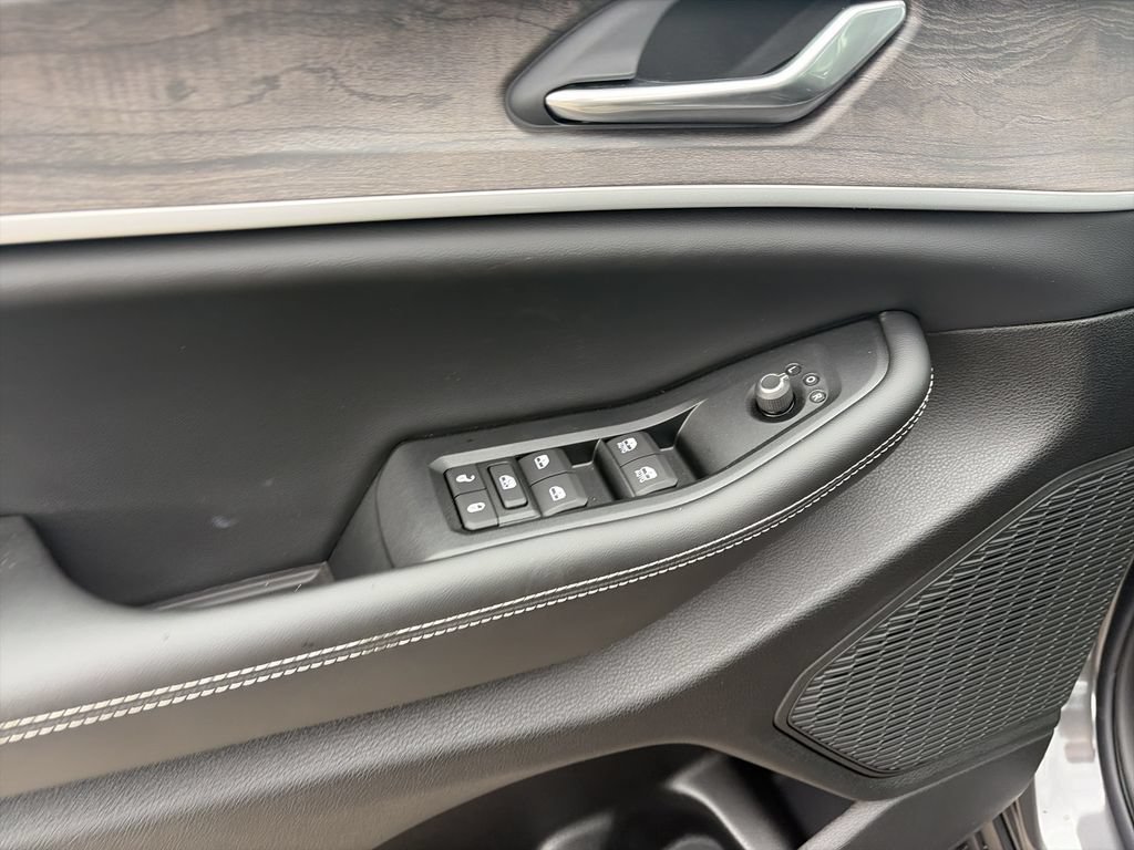 New 2026 Jeep Grand Cherokee Altitude RWD image 17