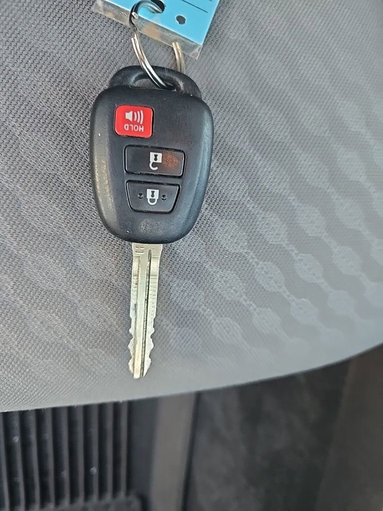 Used 2022 Toyota Tacoma SR image 30