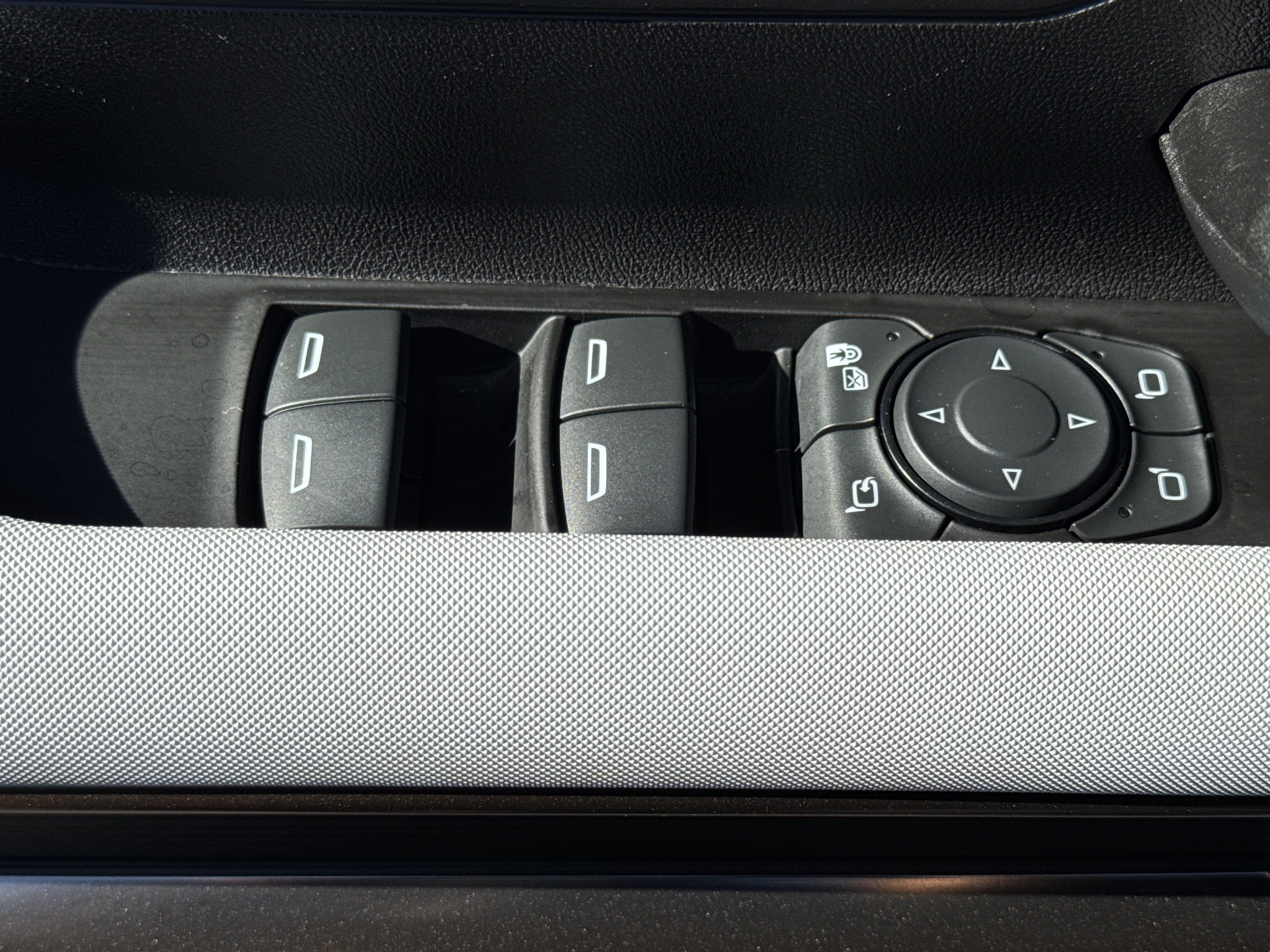 Used 2024 GMC Hummer EV 3X w/ Omega Edition AWD/4WD image 15