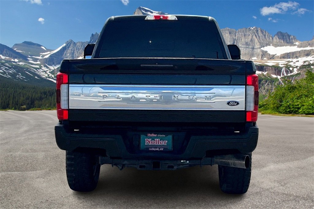 Used 2019 Ford F350 Platinum w/ Platinum Ultimate Package image 4
