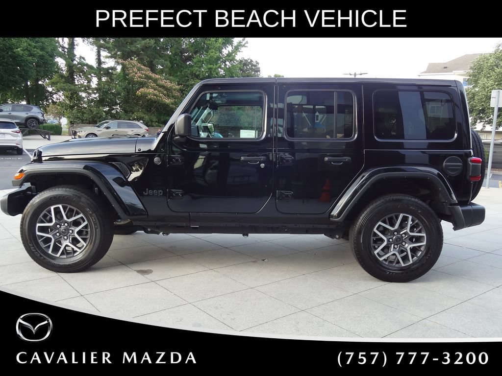 Used 2025 Jeep Wrangler Unlimited Sahara AWD/4WD image 6