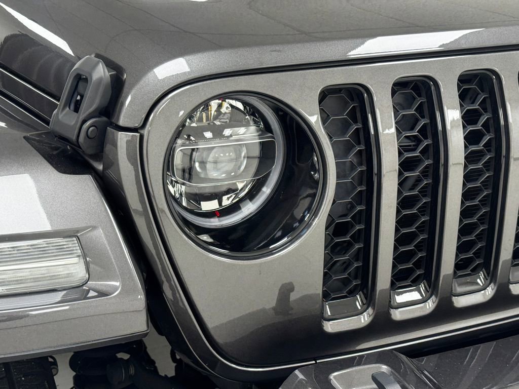 Used 2021 Jeep Wrangler Unlimited Sahara image 35