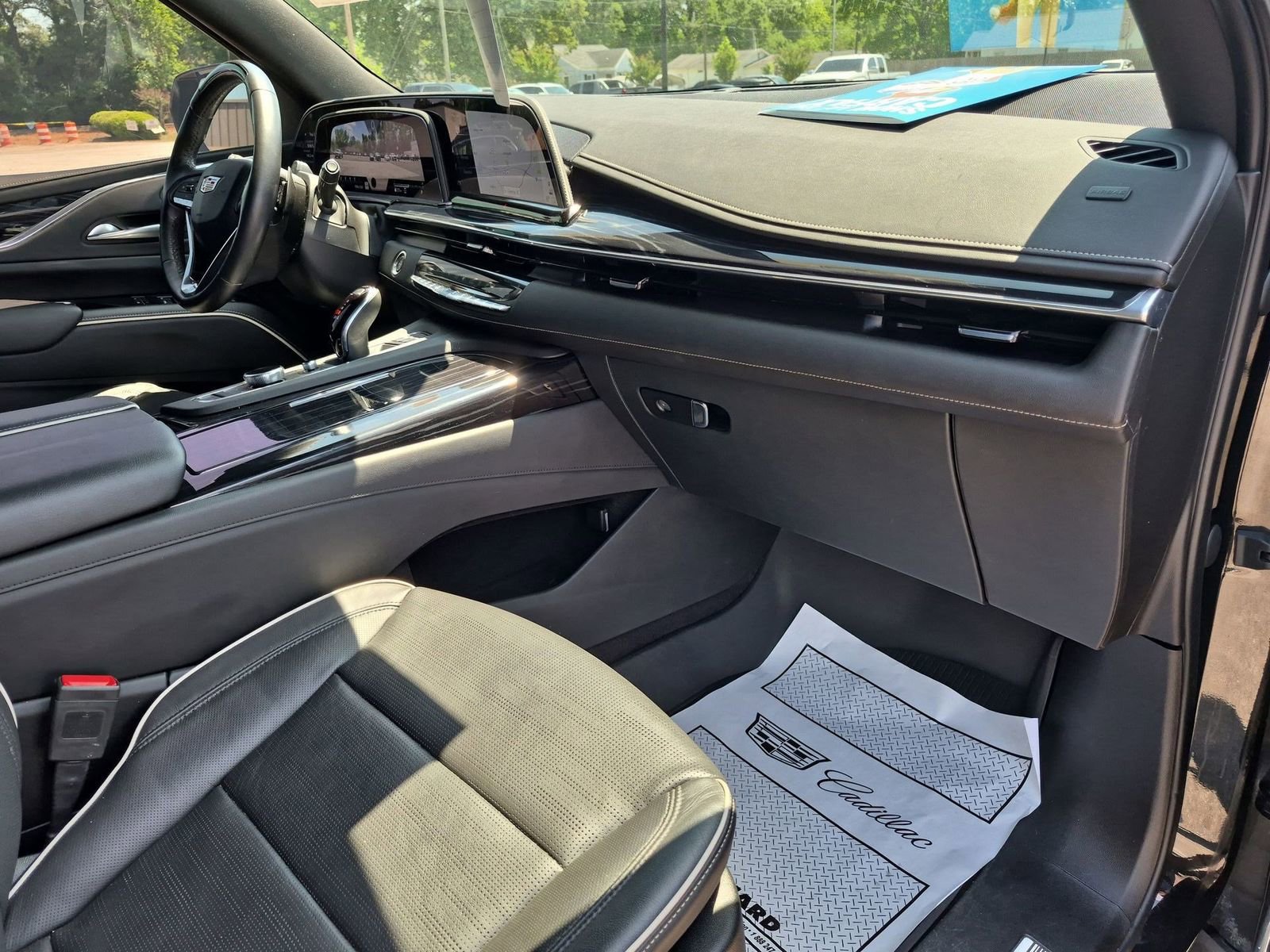 Certified 2023 Cadillac Escalade ESV Sport AWD/4WD image 31