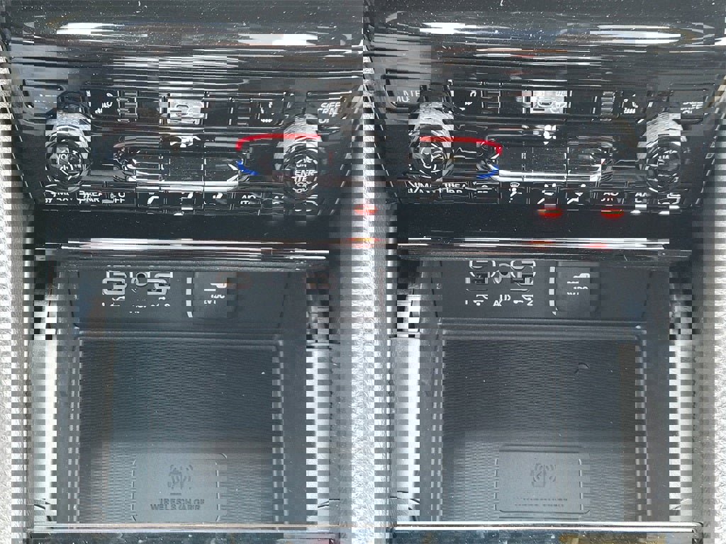 New 2025 Jeep Grand Cherokee Altitude image 14