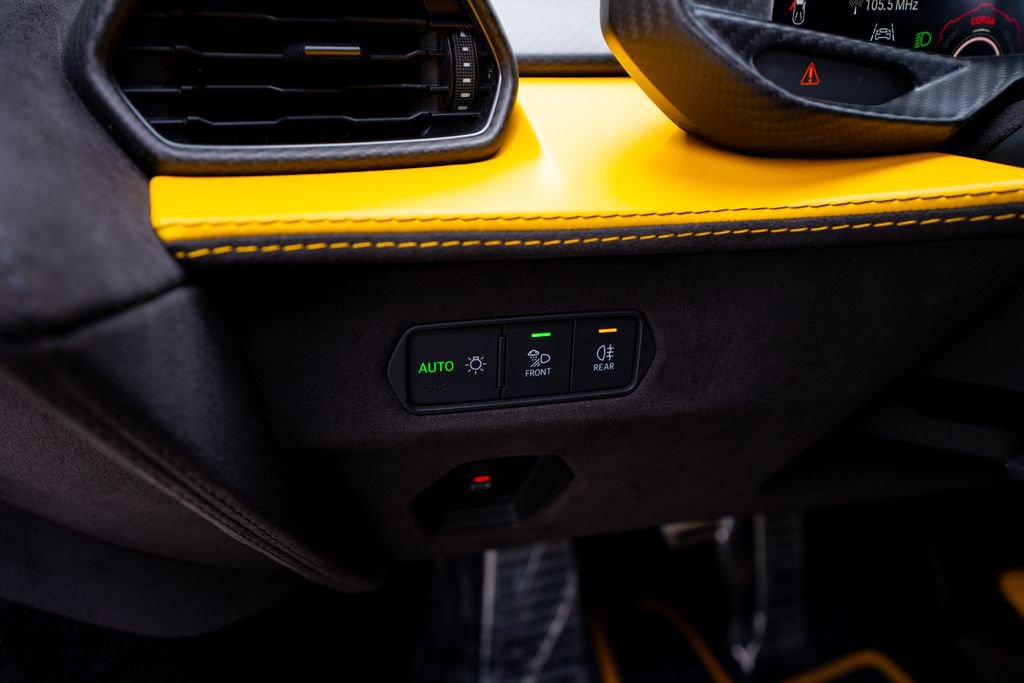 Used 2024 Lamborghini Revuelto AWD/4WD image 38