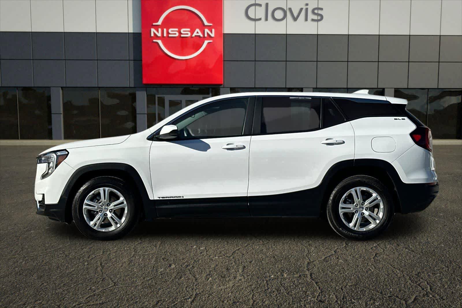 Used 2024 GMC Terrain SLE image 6