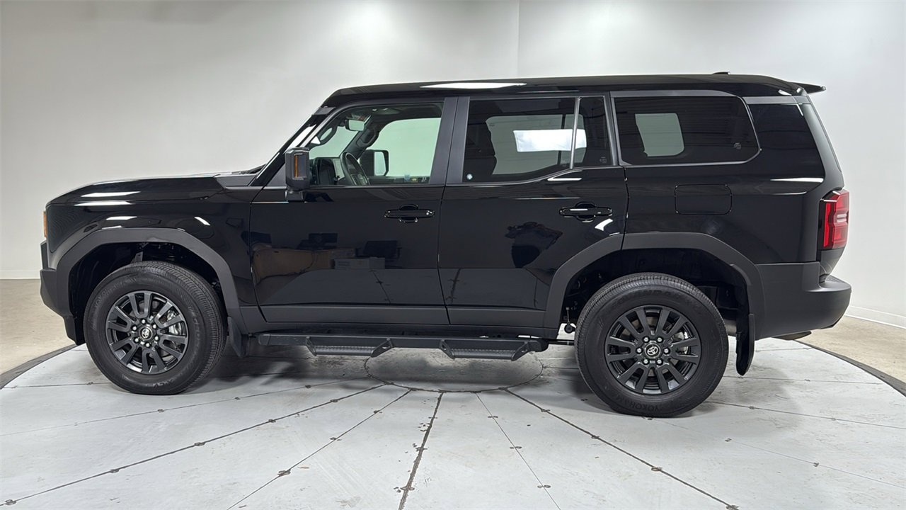 Used 2024 Toyota Land Cruiser image 8