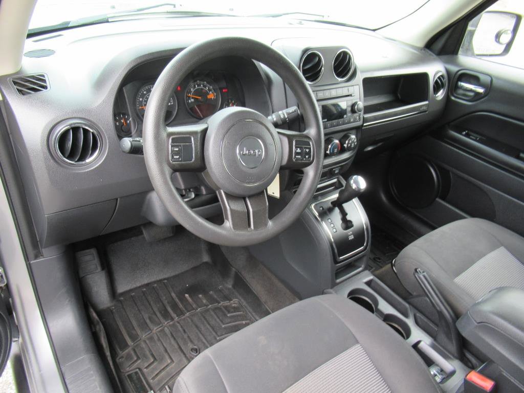 Used 2016 Jeep Patriot Sport w/ Power Value Group image 14