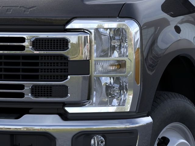 New 2026 Ford F350 4x4 Crew Cab DRW Super Duty image 18