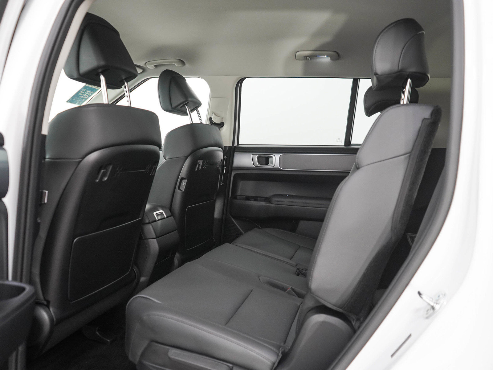 Used 2026 Hyundai Santa Fe SEL AWD/4WD image 18