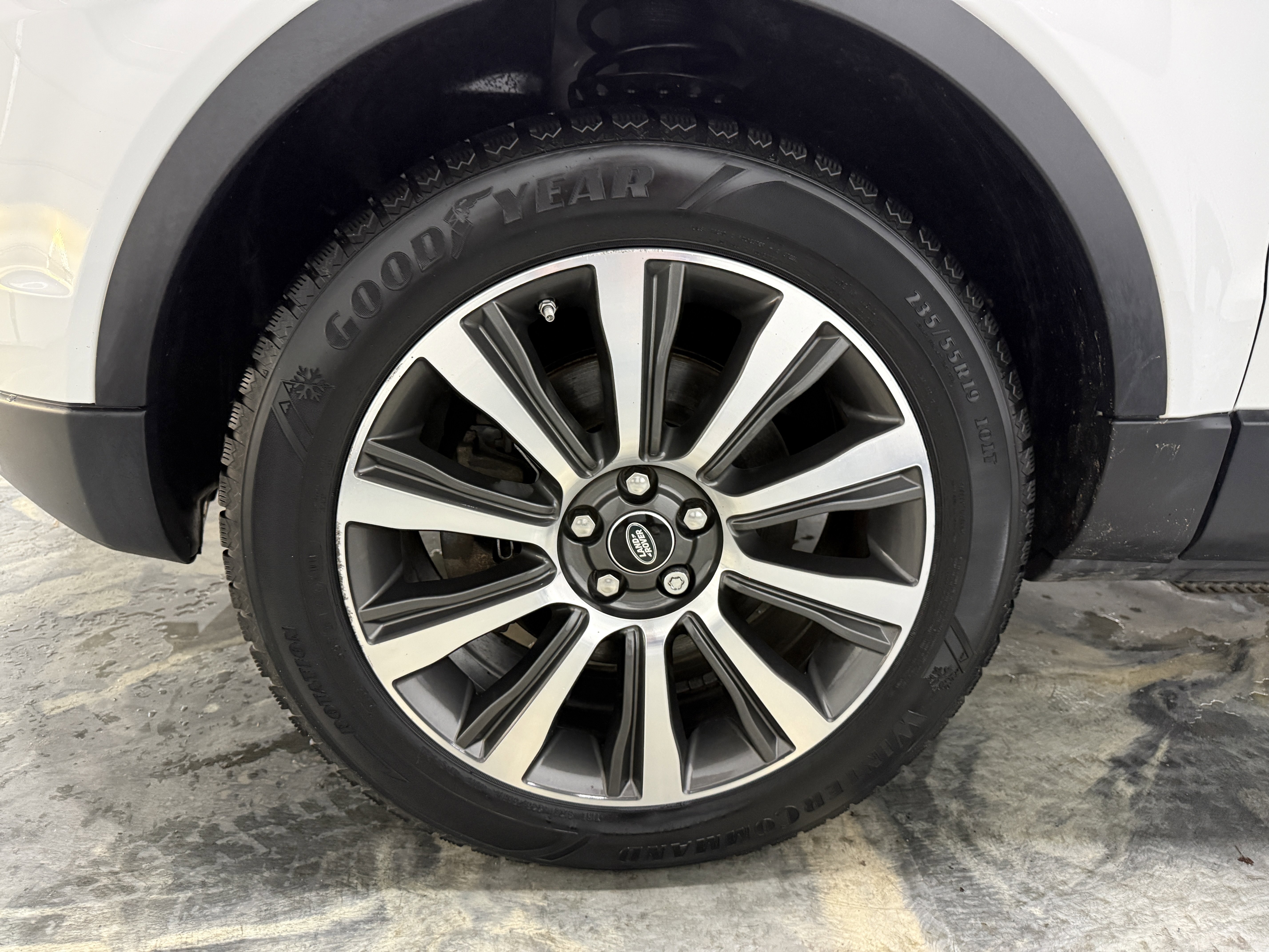 Used 2017 Land Rover Range Rover Evoque HSE image 28