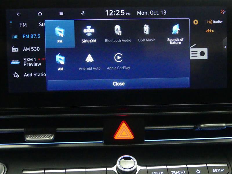 Used 2022 Hyundai Elantra Limited image 12