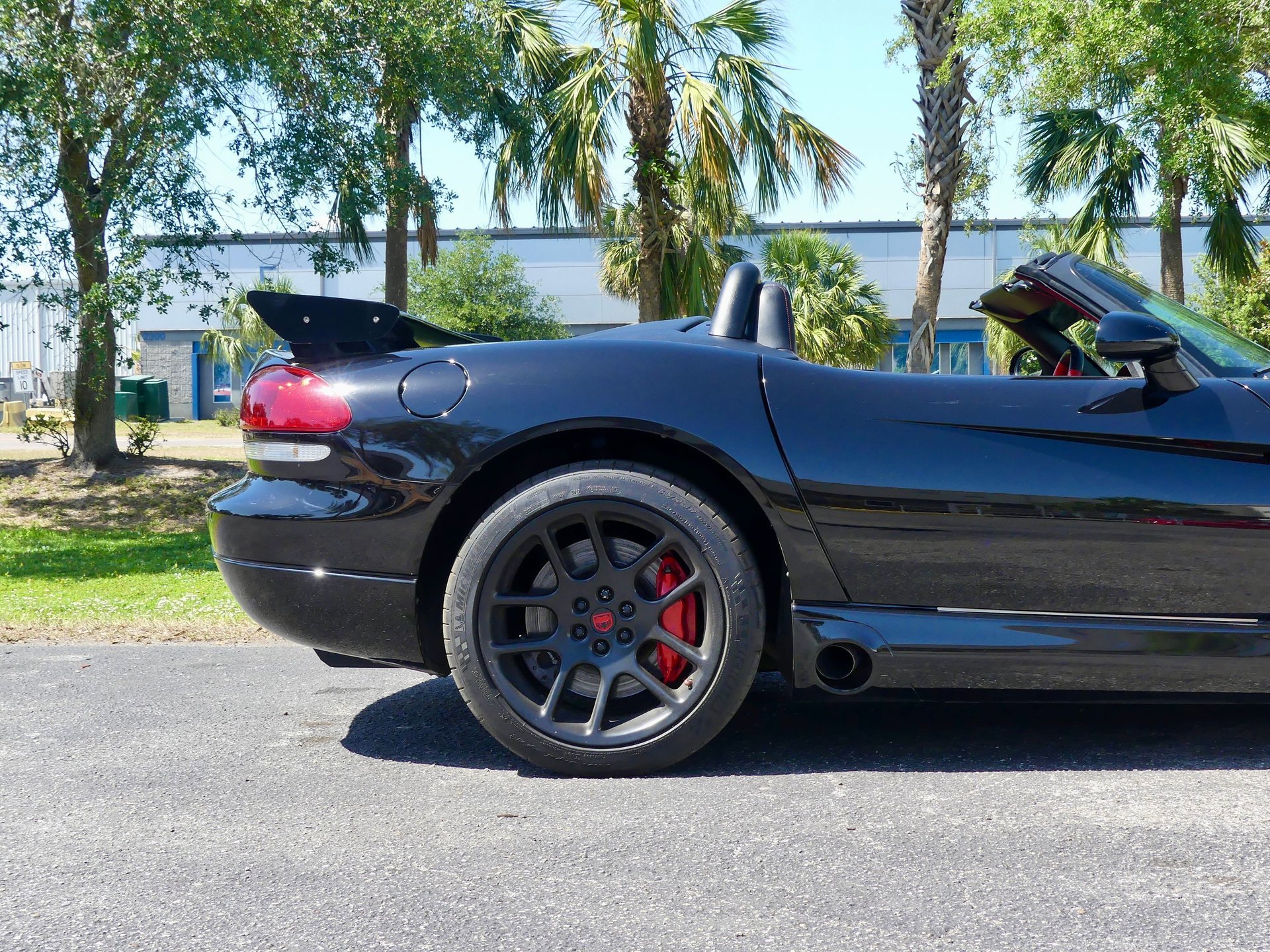Used 2004 Dodge Viper SRT-10 image 39