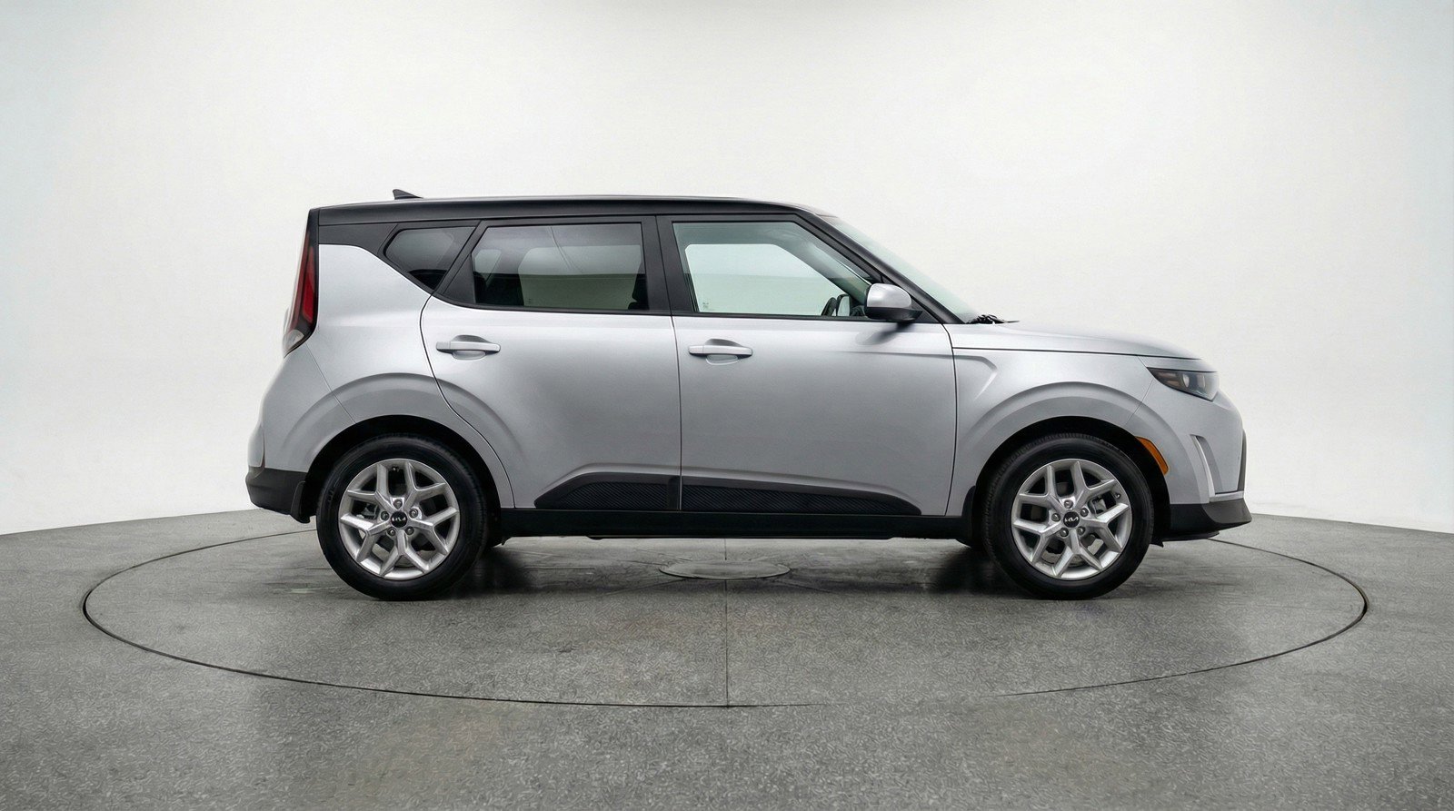 Used 2025 Kia Soul LX w/ LX Technology Package image 11