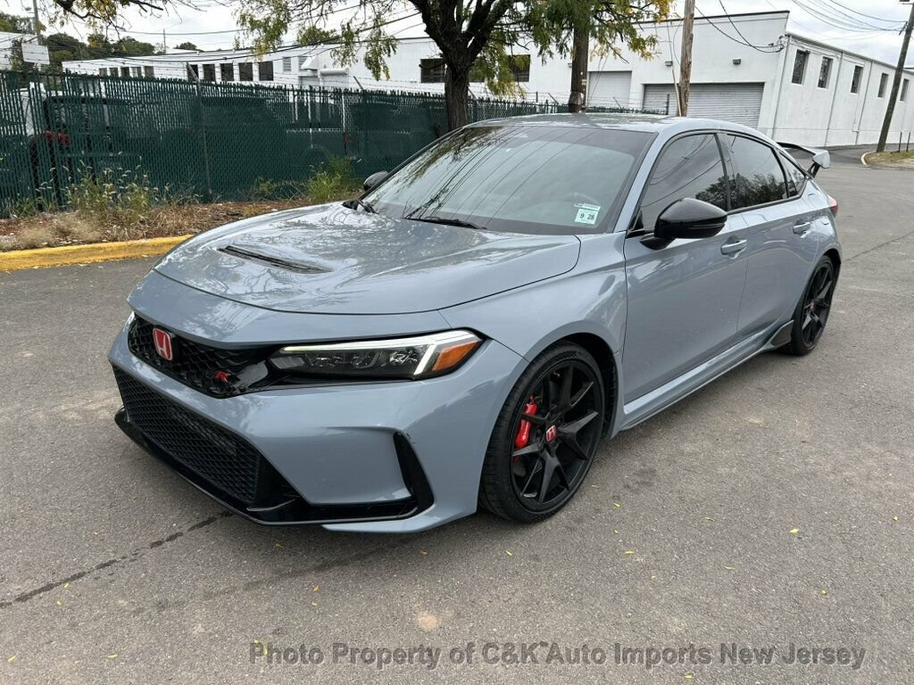 Used 2023 Honda Civic Type R image 2