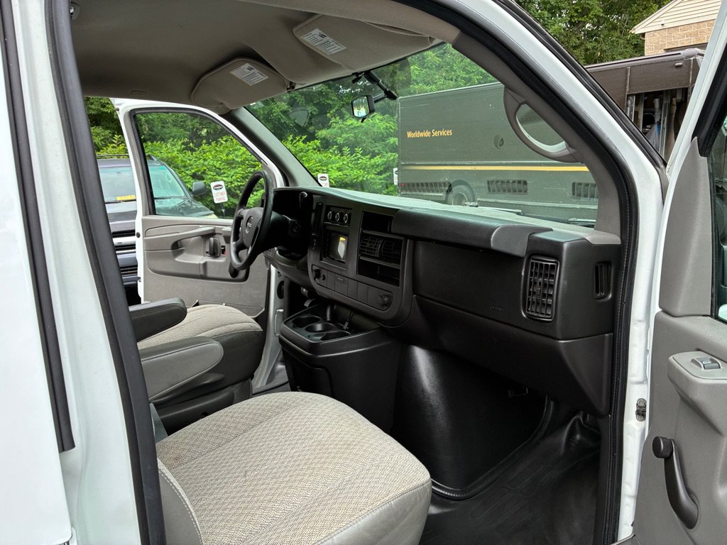 Used 2012 GMC Savana 1500 AWD image 38