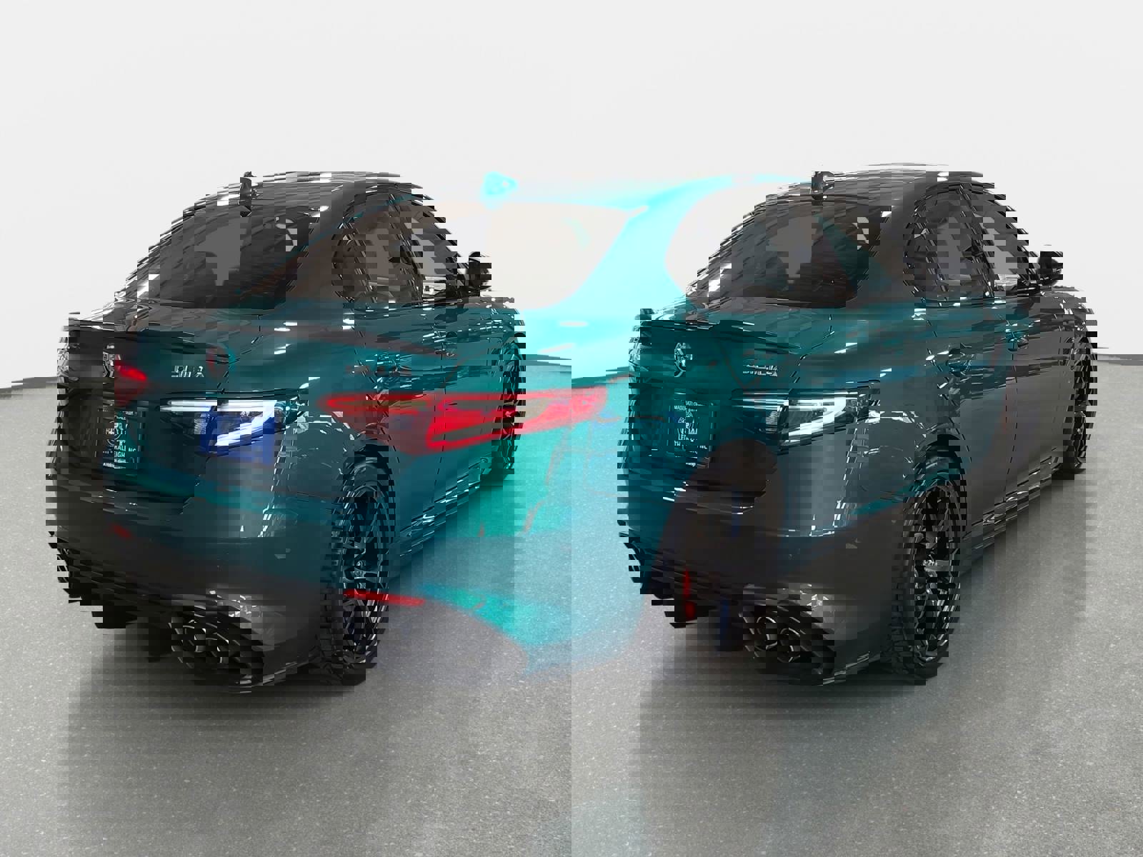 Used 2022 Alfa Romeo Giulia Quadrifoglio w/ Active Assist Plus Package image 5