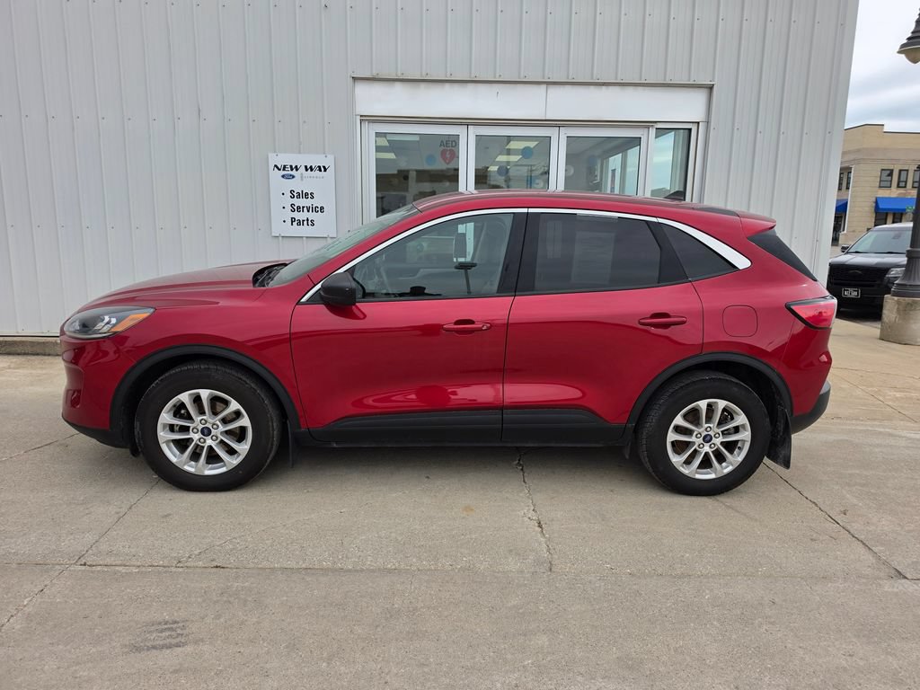 Certified 2022 Ford Escape SE w/ Cold Weather Package AWD/4WD image 3
