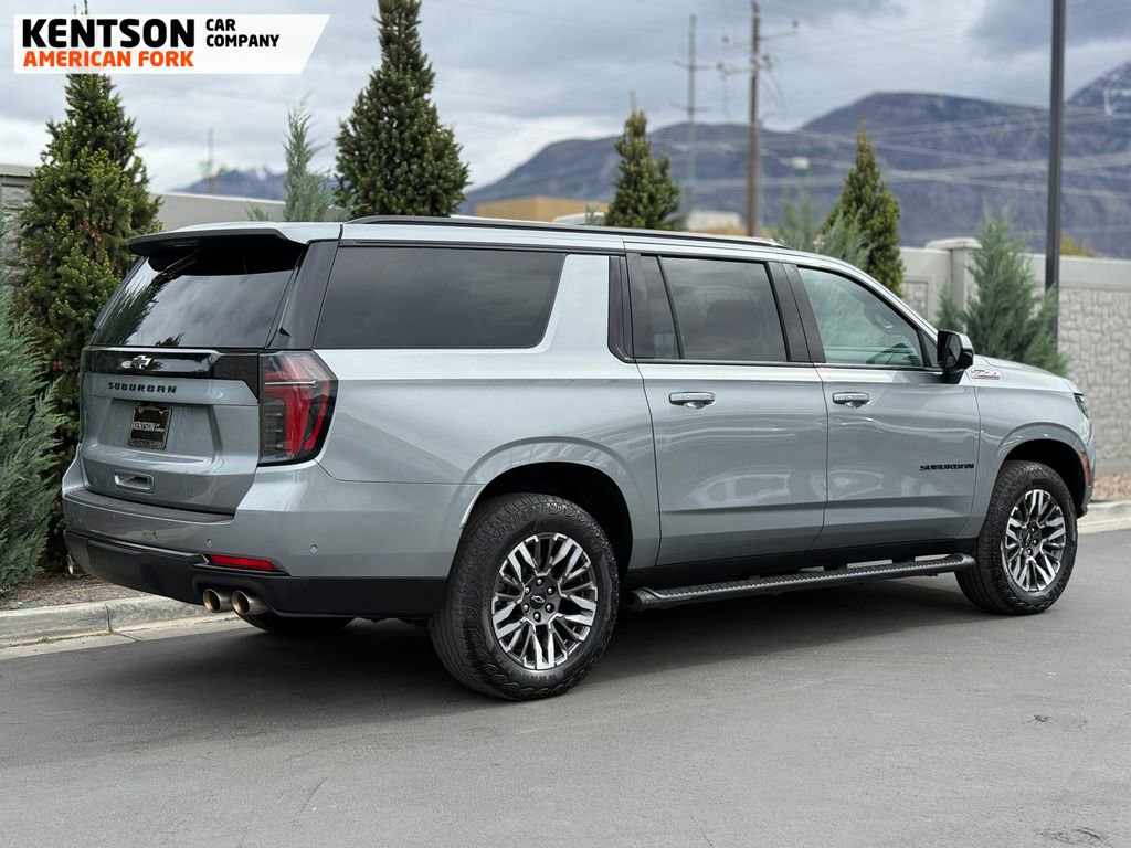 Used 2025 Chevrolet Suburban Z71 AWD/4WD image 10