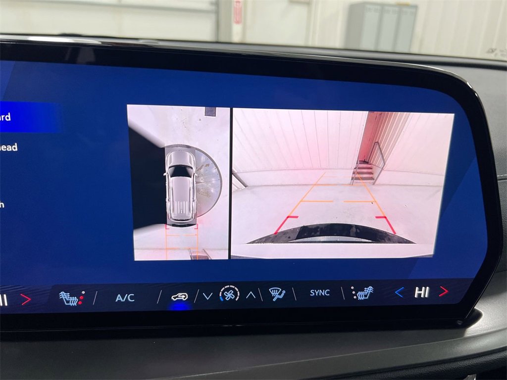 New 2026 Chevrolet Traverse LT w/ Driver Confidence Package image 15