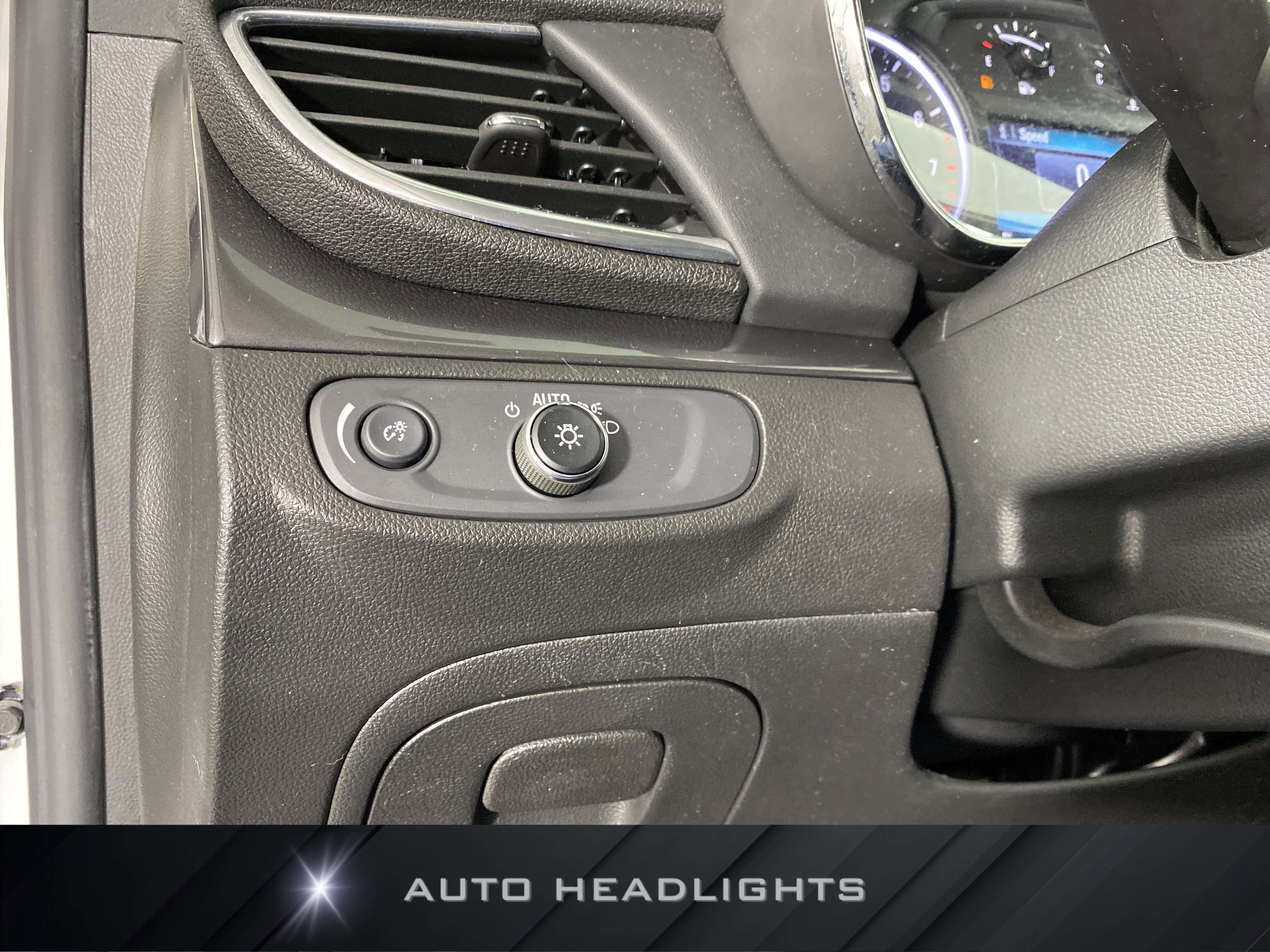 Used 2018 Buick Encore Preferred image 24