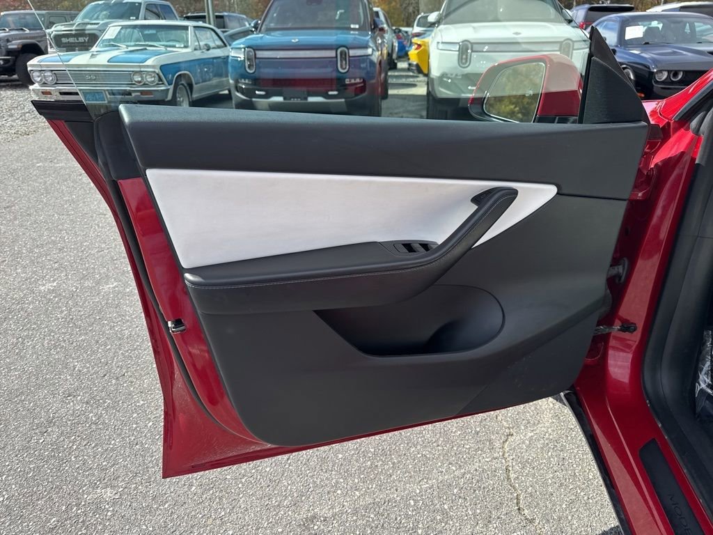 Used 2021 Tesla Model Y Long Range image 28