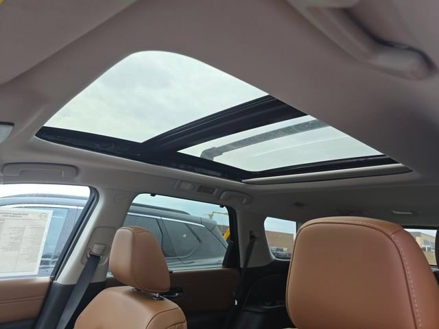 New 2026 Nissan Pathfinder Platinum w/ Accent Package AWD/4WD image 6