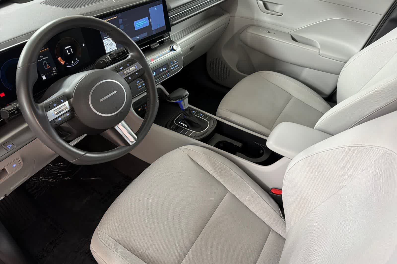 Used 2024 Hyundai Kona SEL FWD image 11