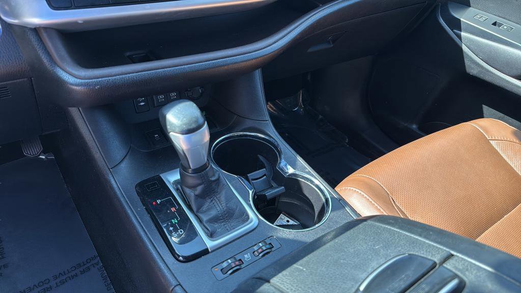 Used 2018 Toyota Highlander Limited Platinum image 29