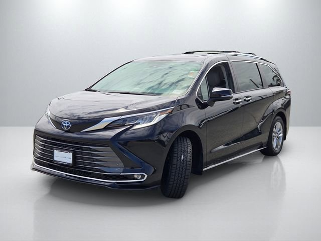 Used 2023 Toyota Sienna Limited AWD/4WD image 8