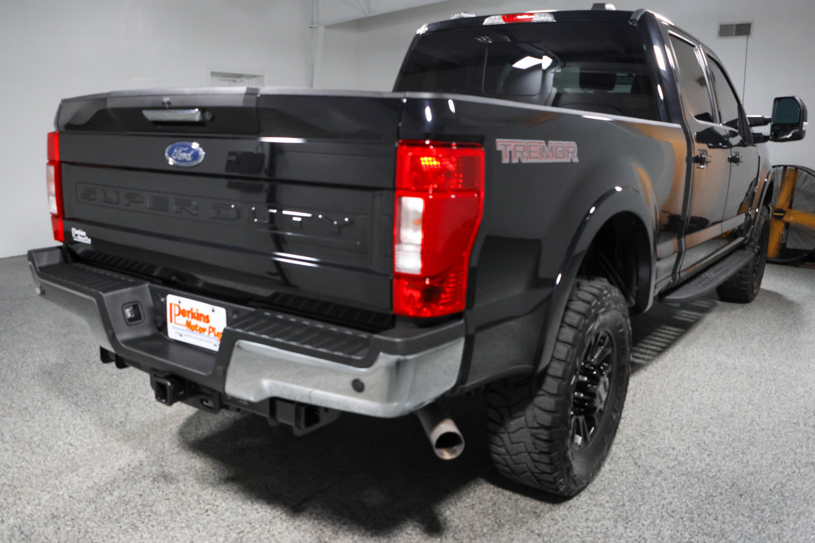 Used 2022 Ford F250 Lariat w/ Tremor Off-Road Package AWD/4WD image 7