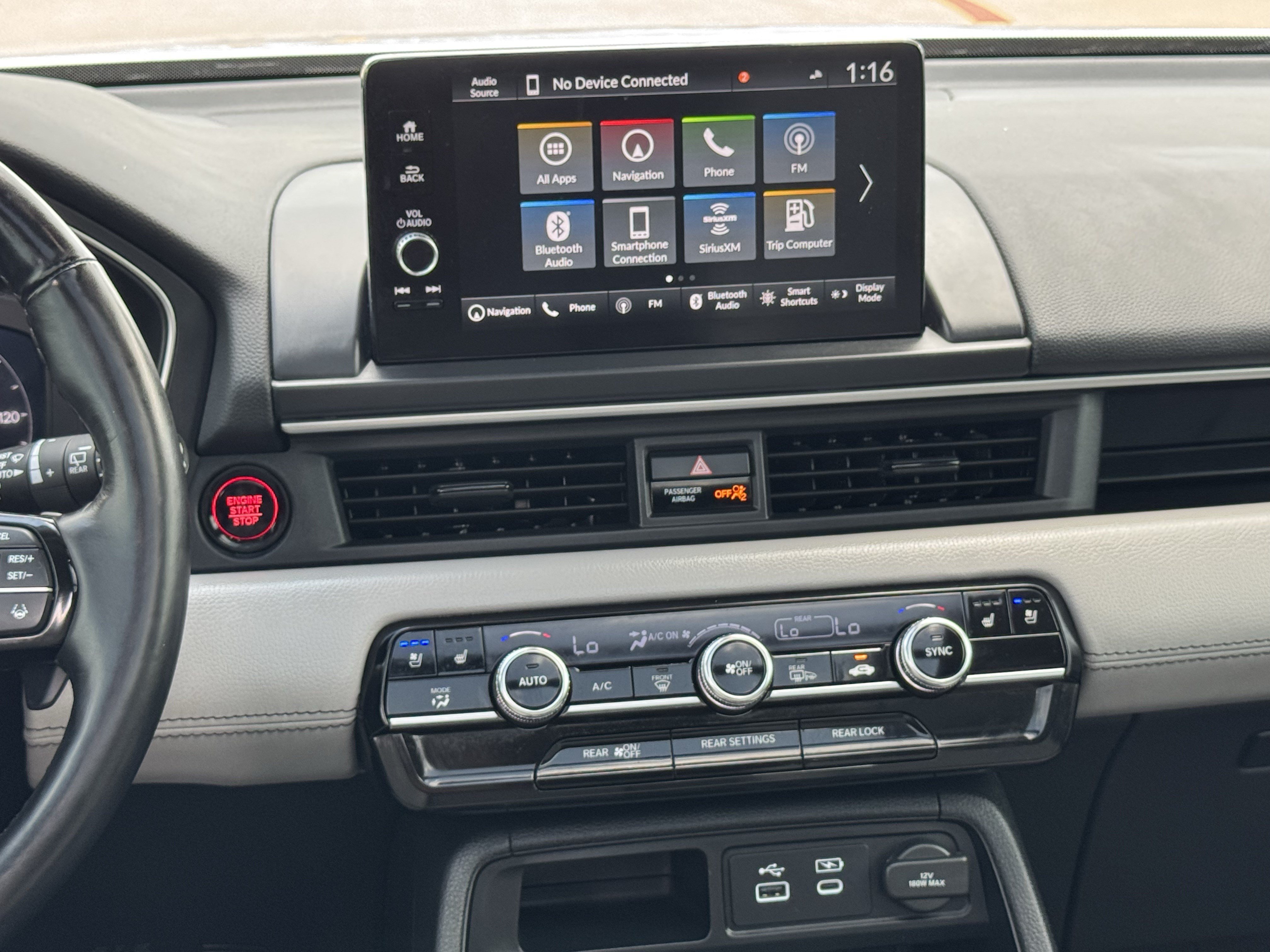 Used 2025 Honda Pilot Elite image 16