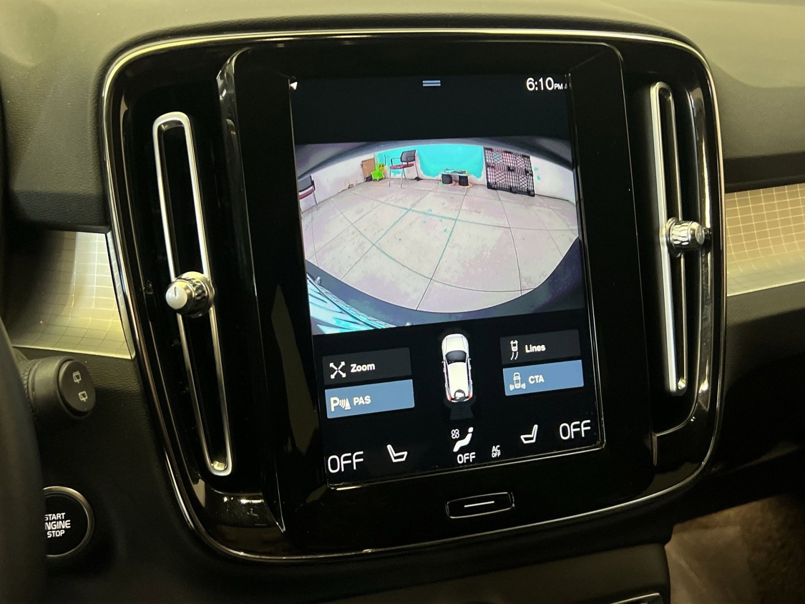 Used 2021 Volvo XC40 T5 Momentum w/ Premium Package image 17