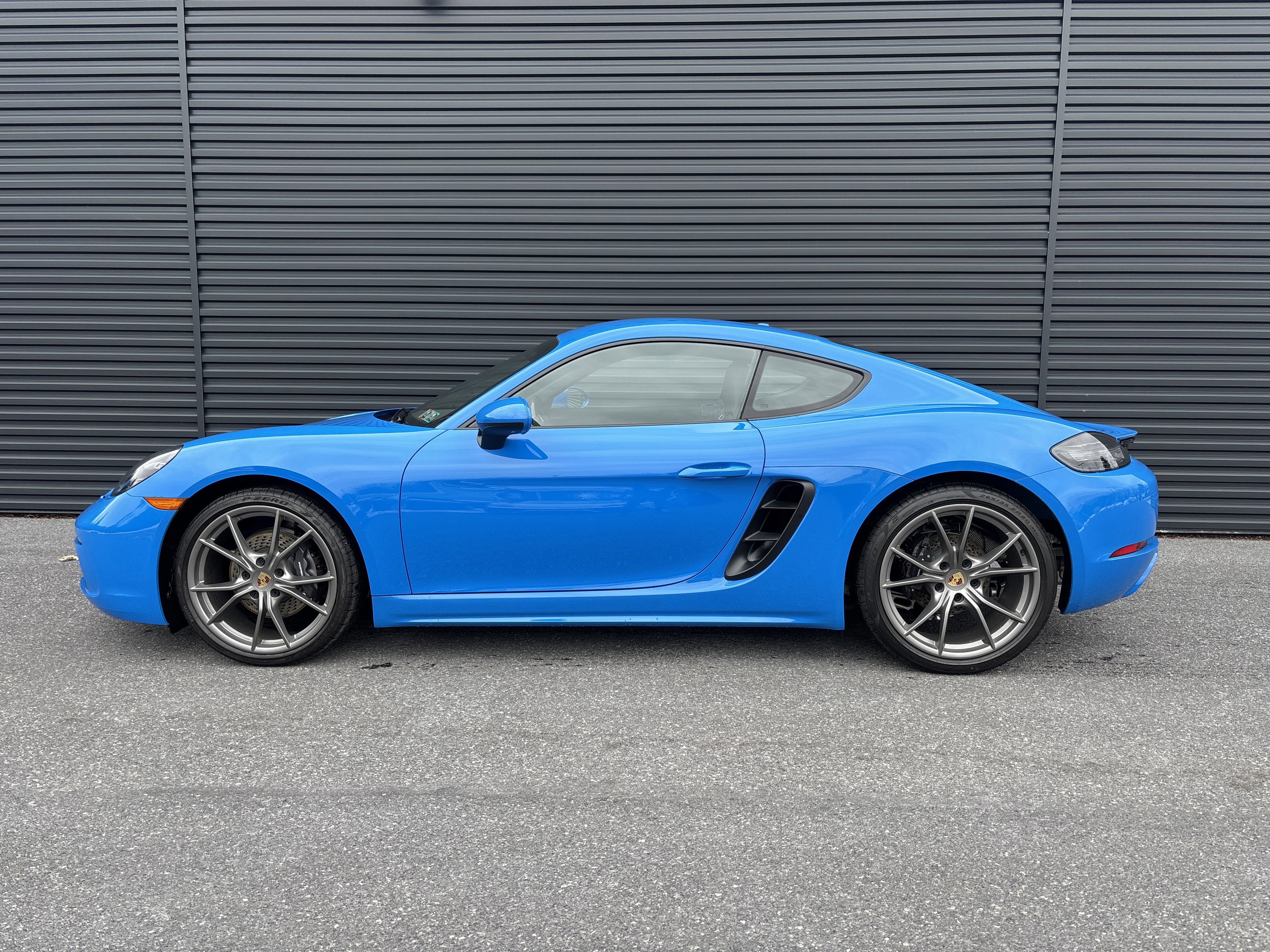 New 2025 Porsche 718 Cayman image 2