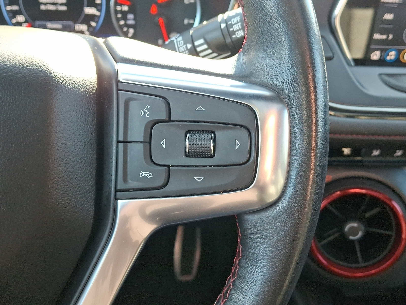 Used 2021 Chevrolet Blazer RS w/ Enhanced Convenience Package image 23