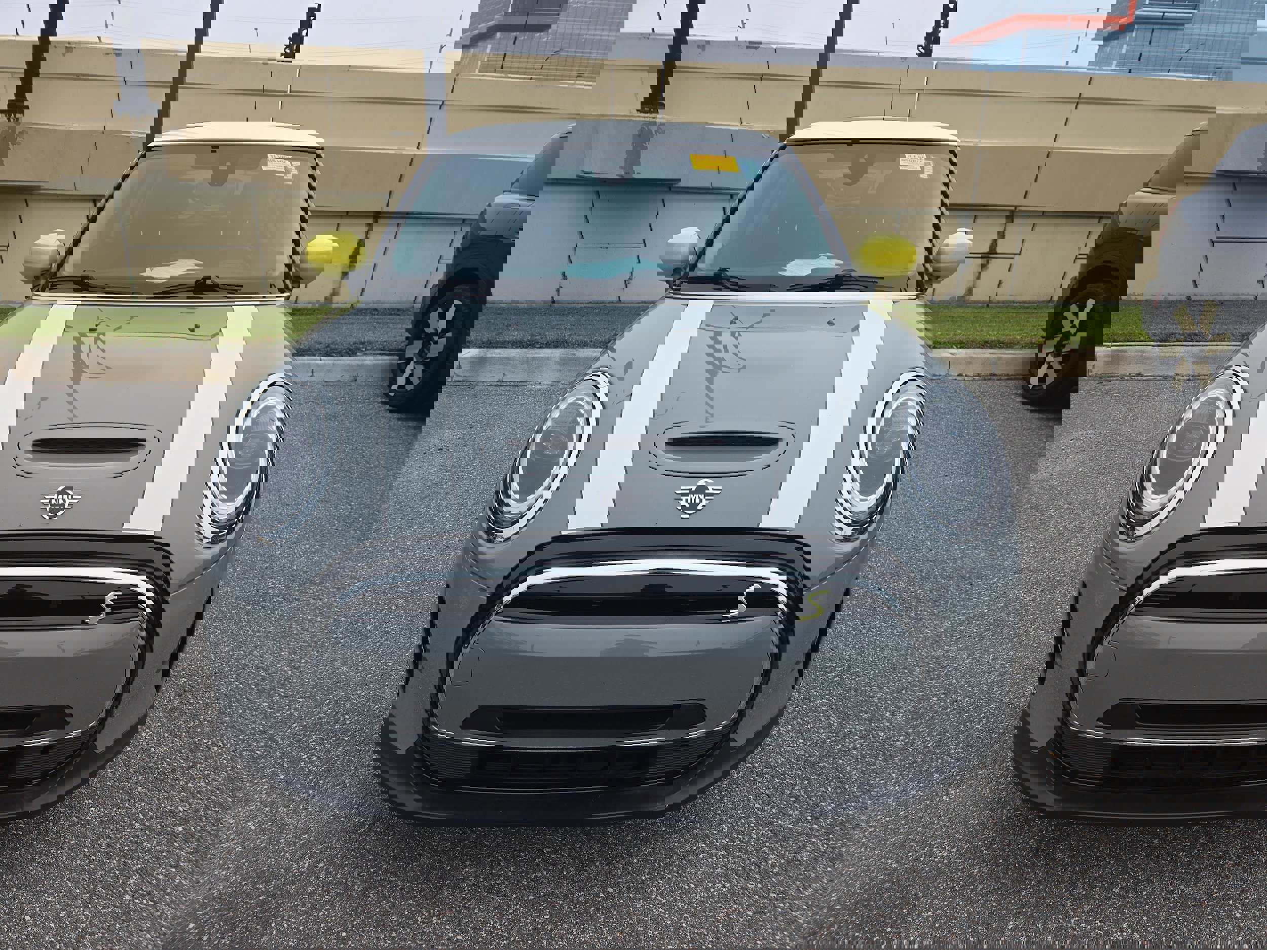 Certified 2023 MINI Cooper SE image 4