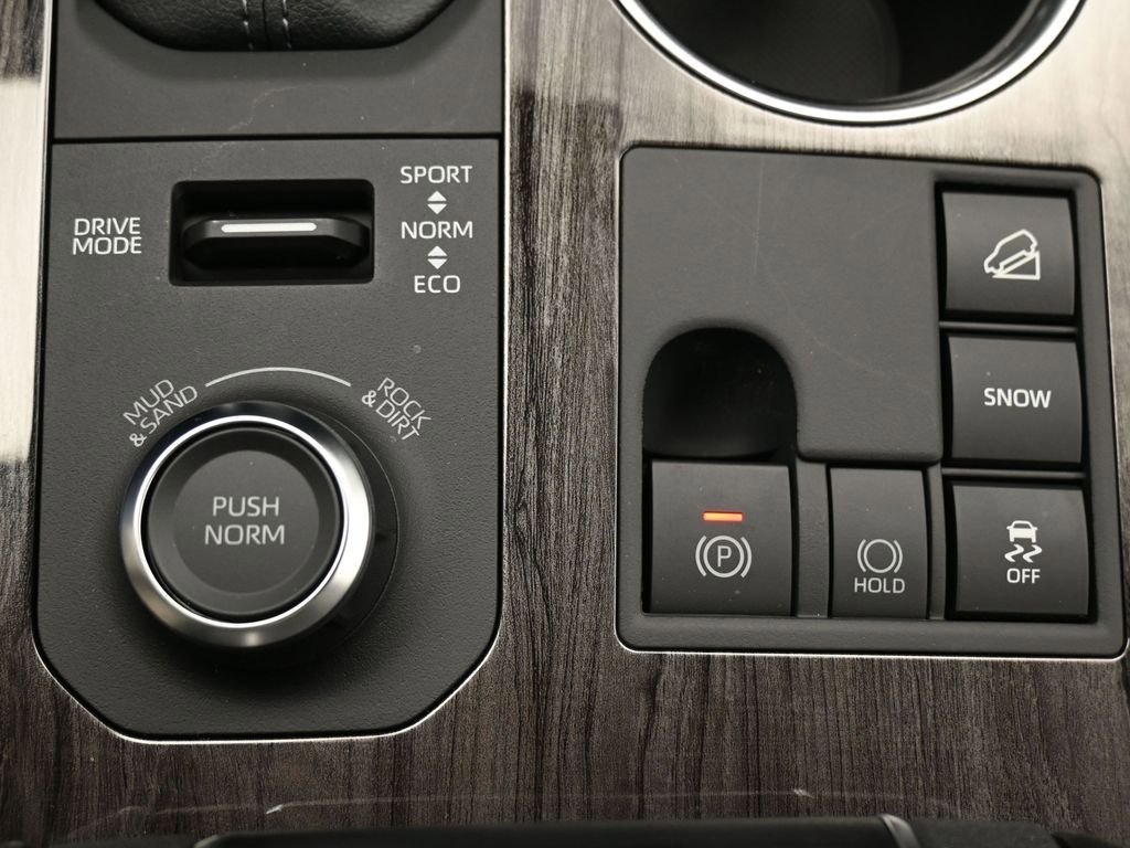 Certified 2025 Toyota Highlander Platinum image 30
