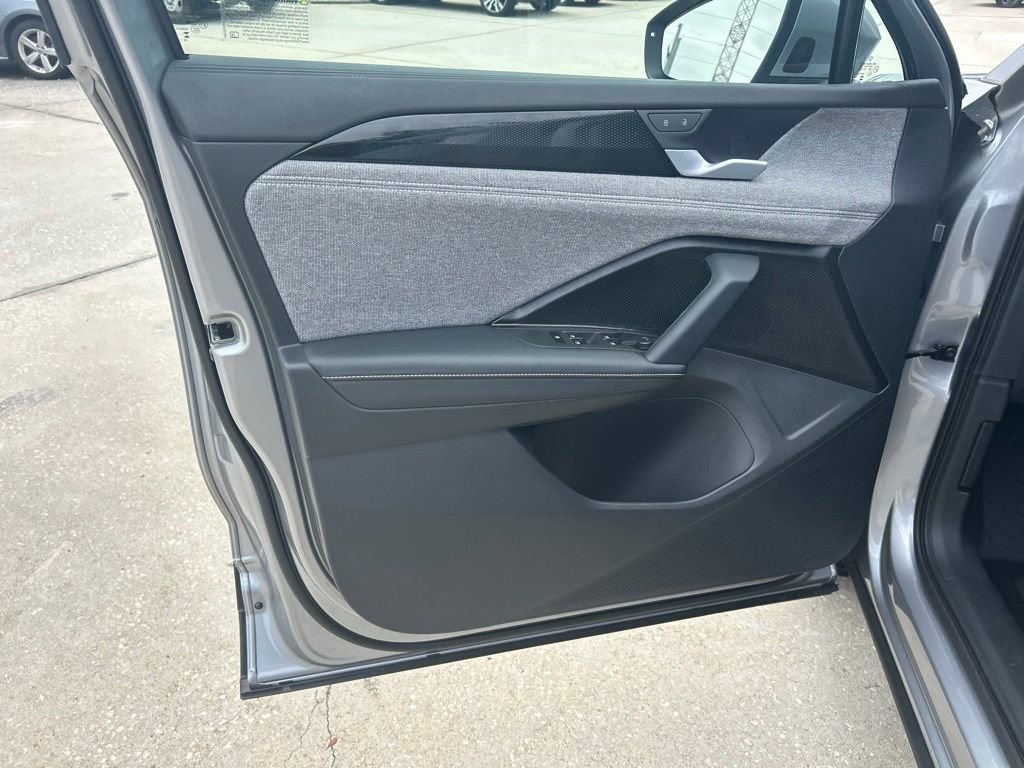 Certified 2025 Volkswagen Tiguan S FWD image 46