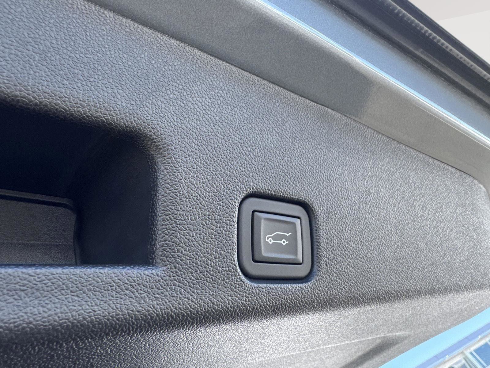 Used 2025 Chevrolet Traverse LT w/ Enhanced Driving Package image 12