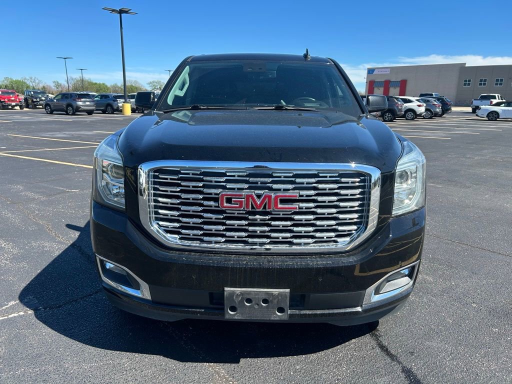 Used 2020 GMC Yukon Denali w/ Denali Premium Package image 4