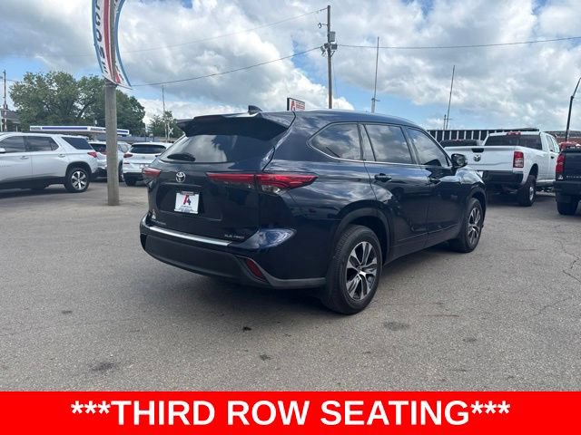 Used 2020 Toyota Highlander XLE w/ Protection Package #3 AWD/4WD image 3