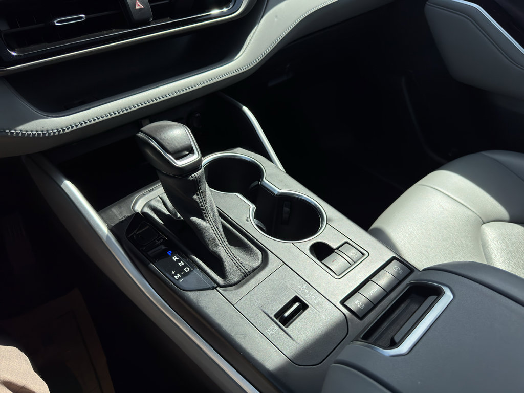 Used 2021 Toyota Highlander XLE image 26