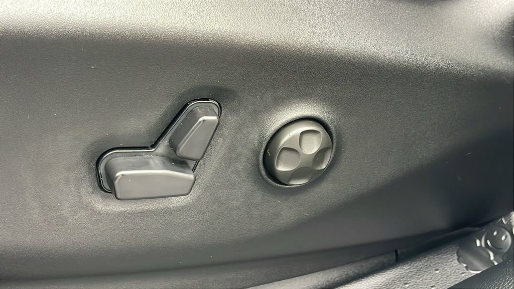 Used 2026 Chrysler Pacifica Select FWD image 21