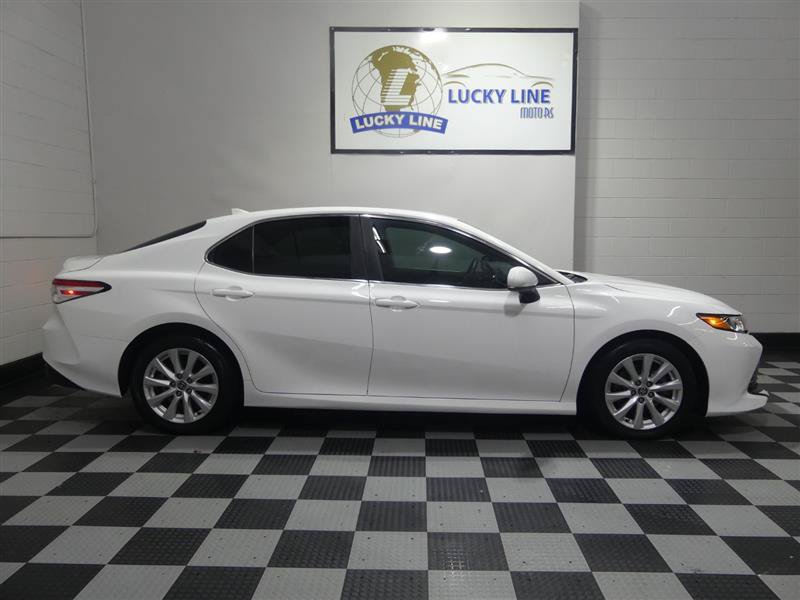 Used 2020 Toyota Camry LE FWD image 6