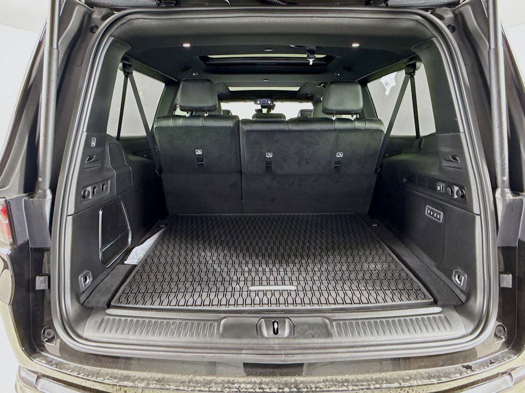 New 2025 Jeep Wagoneer L Series II AWD/4WD image 28