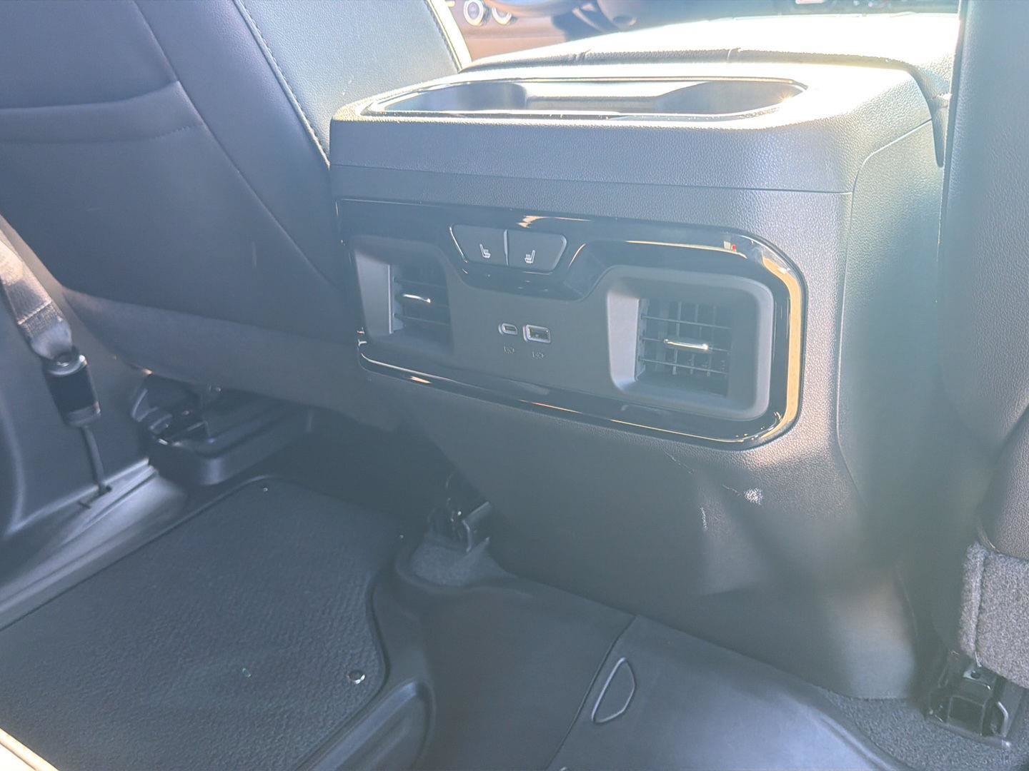 Used 2025 GMC Sierra 2500 AT4 w/ AT4 Premium Plus Package AWD/4WD image 18